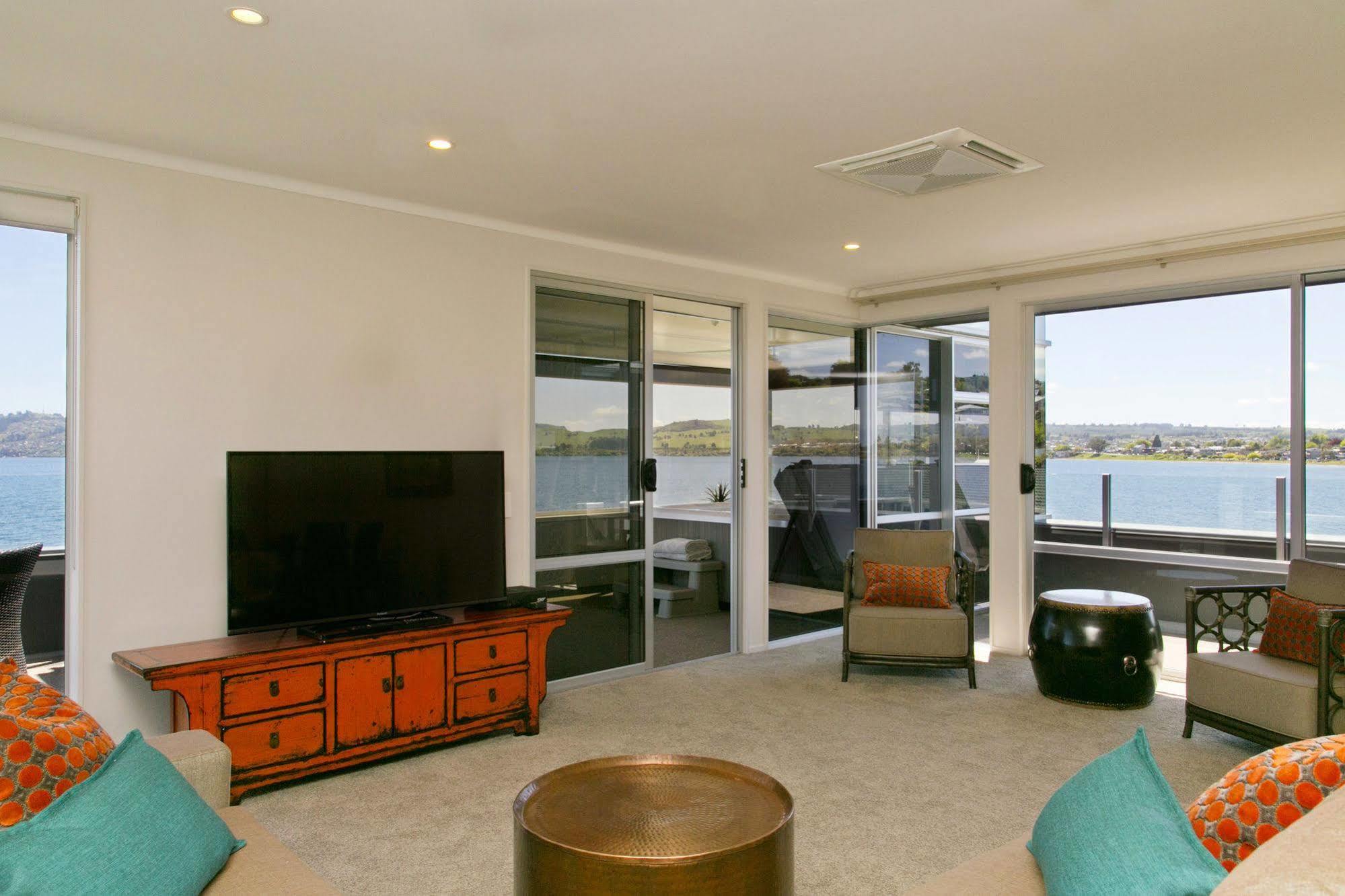 The Cove- On The Lake Lago Lago Taupo Exterior foto