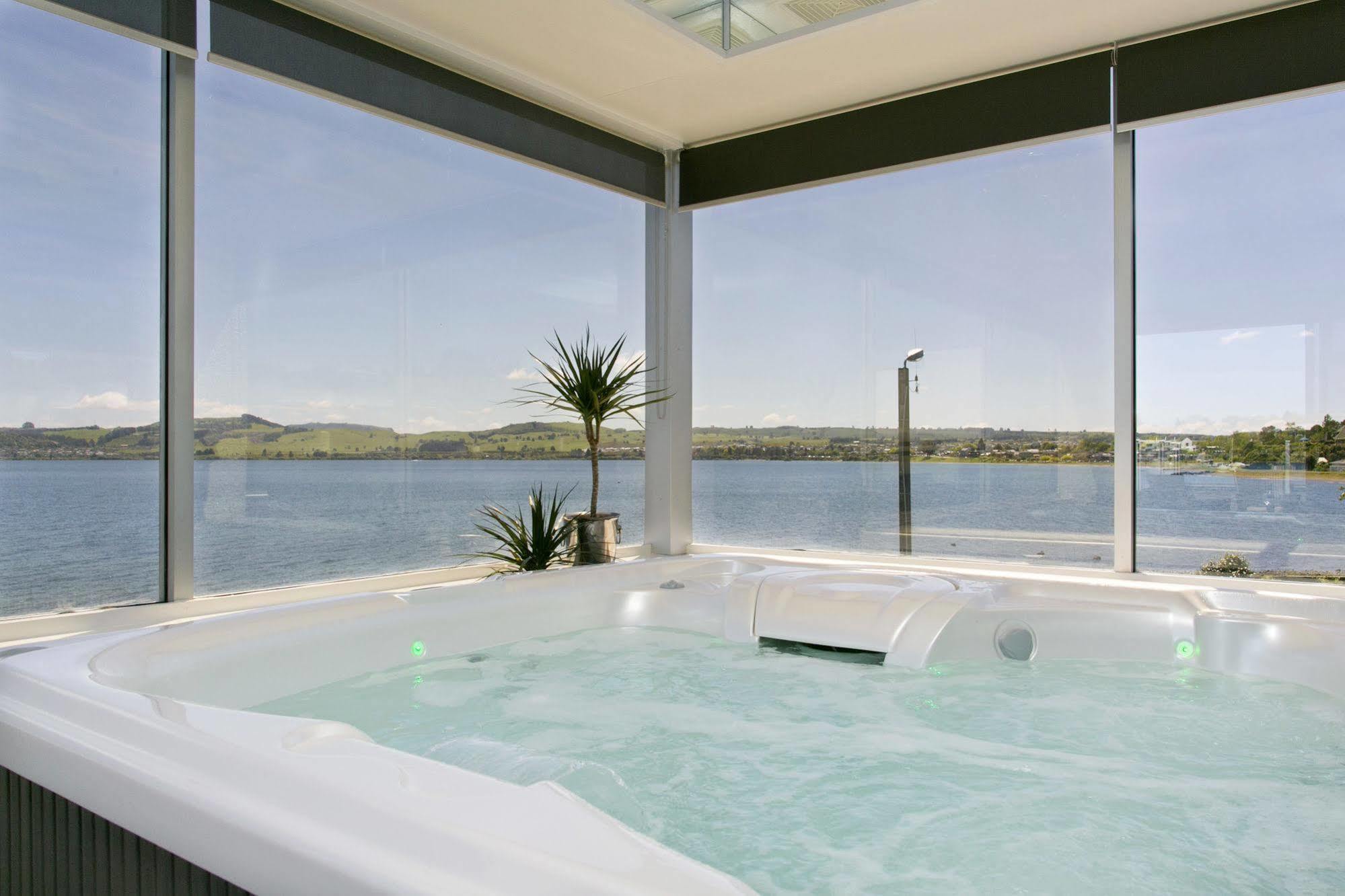 The Cove- On The Lake Lago Lago Taupo Exterior foto